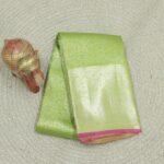 Green Color Pure Handloom Silk Saree With Contrast Matching Pink Blouse - Image 4